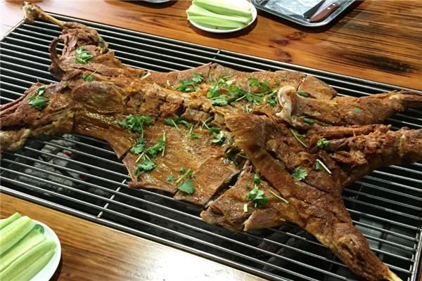 青青蒙缘烤全羊