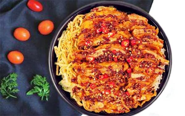 卉小卉烤肉拌饭