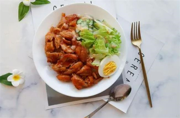 卉小卉烤肉拌饭