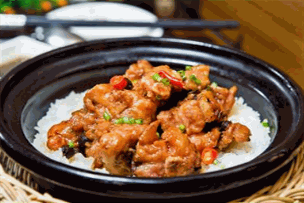 名记煲仔饭