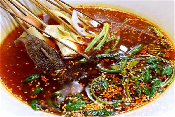 够窜·超串的串串店
