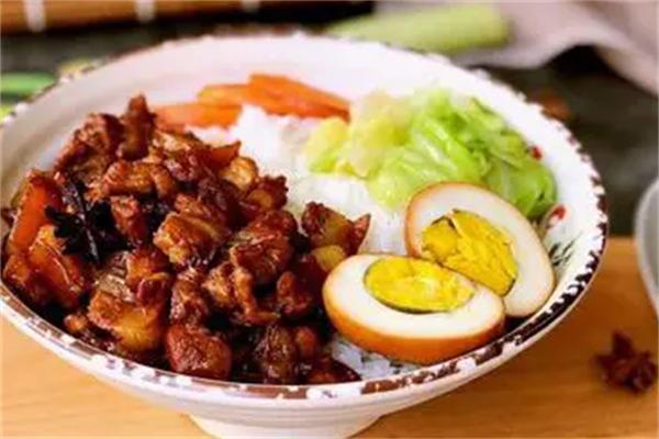 吉东家焖肉快餐