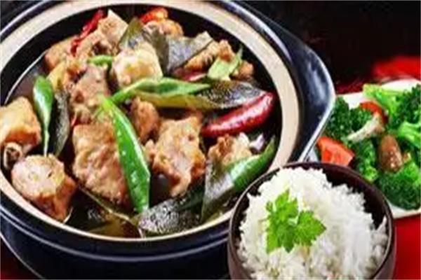 吉东家焖肉快餐