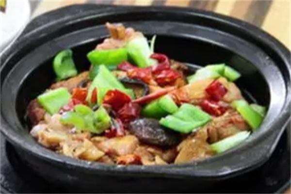 吉东家焖肉快餐