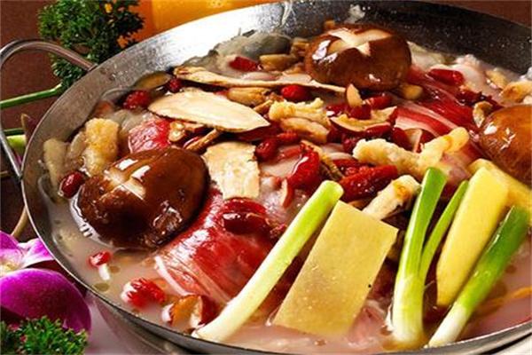 鲜艺煮火锅加盟