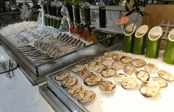 大鲨鱼自助餐费是多少