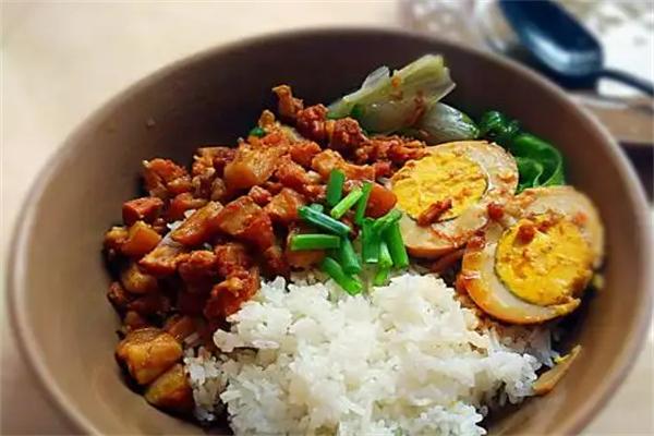 一家有态度的卤肉饭
