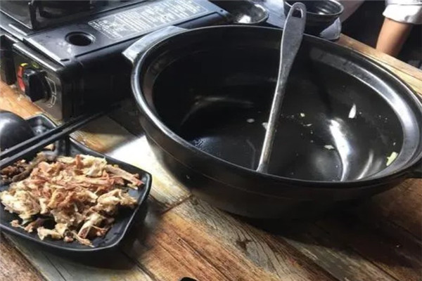 享乐吧椰子鸡烧烤