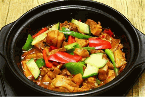 一品轩黄焖鸡米饭