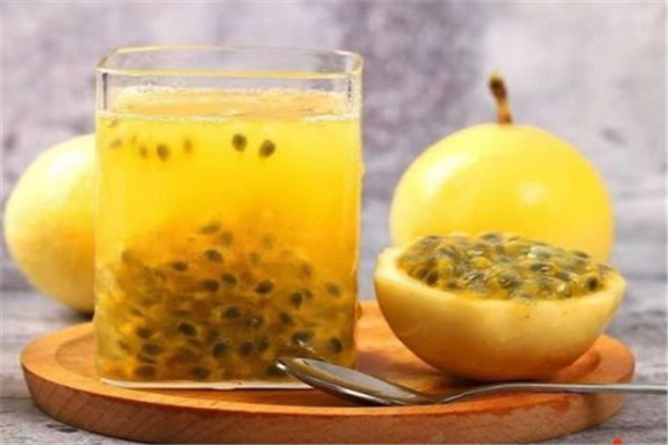 鲜果汇鲜果饮料加盟