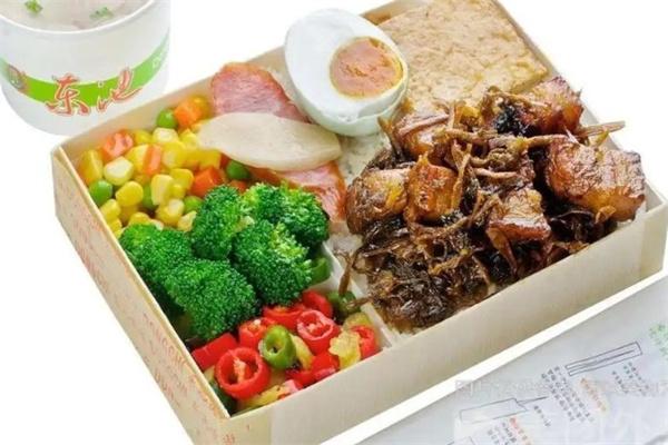小马哥招牌卤肉饭