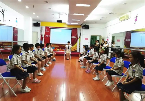 铂之爵主持