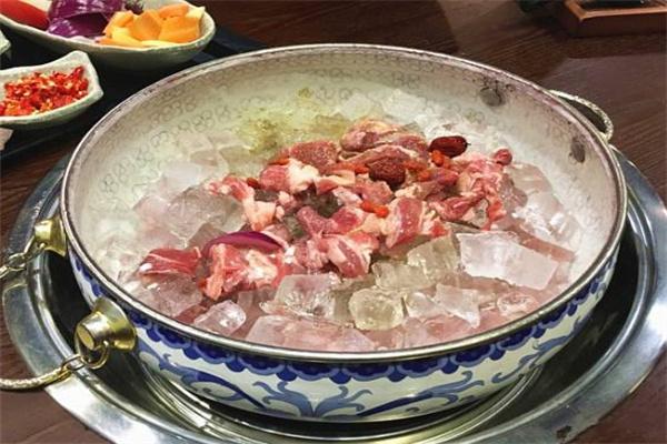 草原阿玛冰煮羊火锅