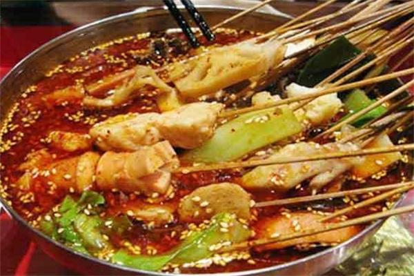 鱼骨恋老市场麻辣烫