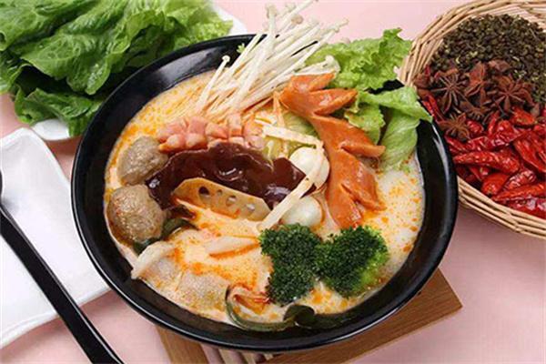 鱼骨恋老市场麻辣烫