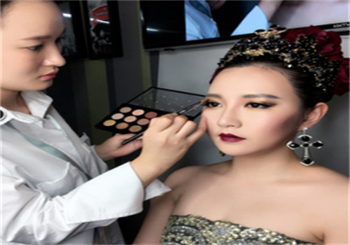 丽制化妆培训