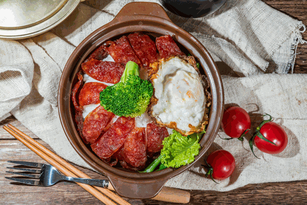 陈式腊肠煲仔饭