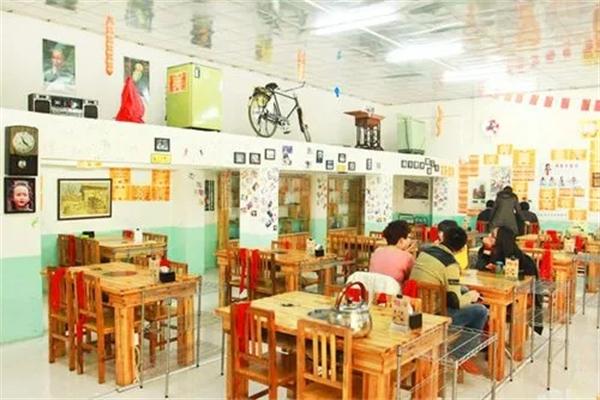 三年2班主题餐厅