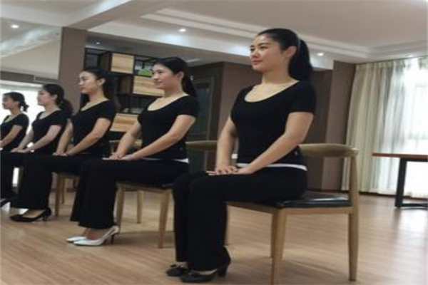 米亿礼仪培训