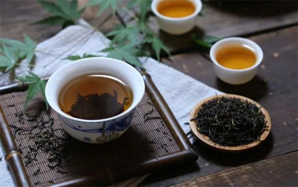 万朵山茶