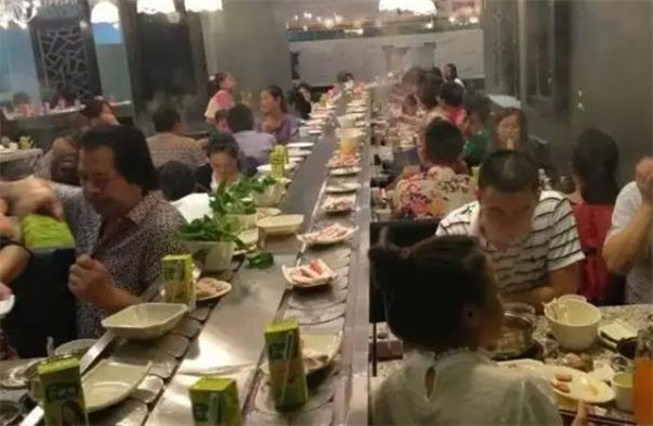 香飘飘旋转小火锅