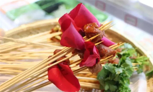 玫瑰串串