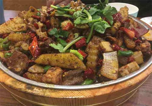 糯阿糯特色干锅