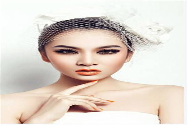 西蔓今典化妆培训加盟