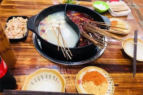 斗城老妈串串香