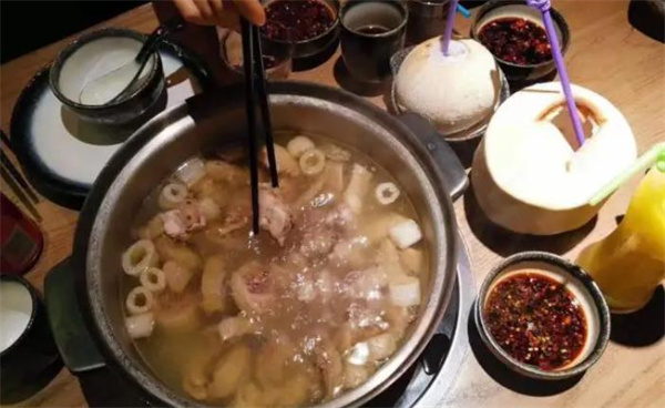 同仁四季椰子鸡