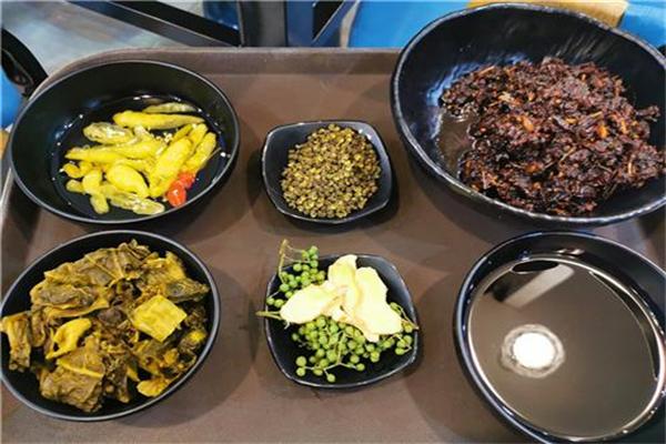 城记蛙秘书麻椒鱼