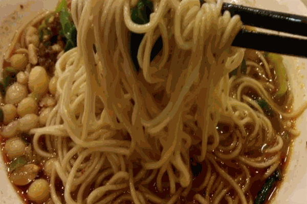 花姐铜豌豆小面