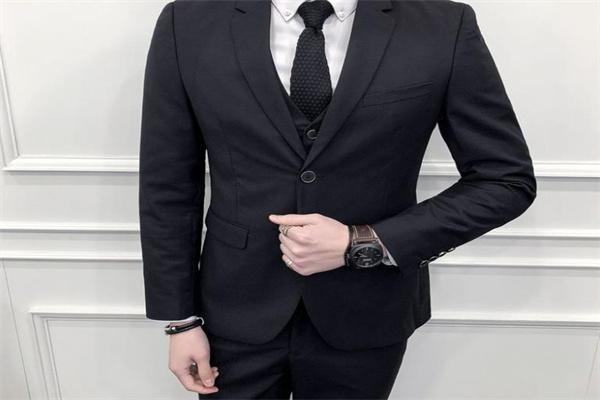 金顶服饰