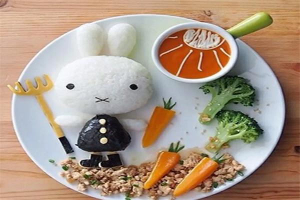 童心圆卡通餐