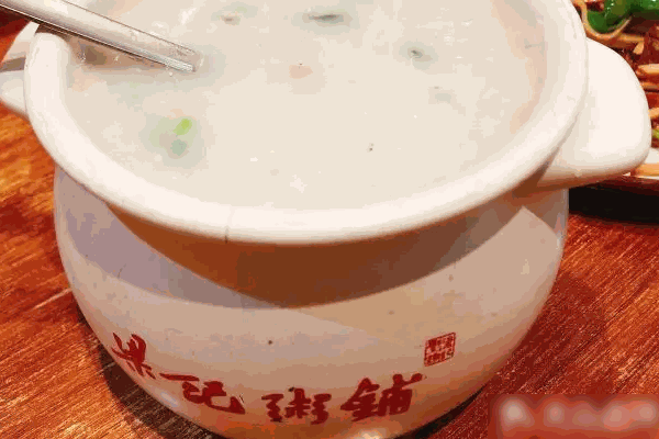 梁记粥铺费是多少