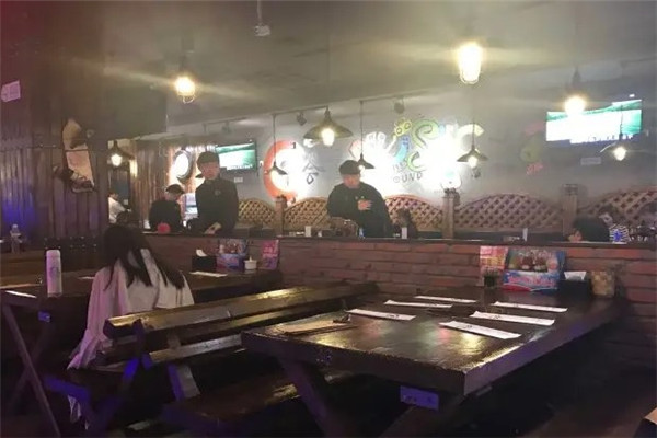 串荟音乐烧烤火锅吧
