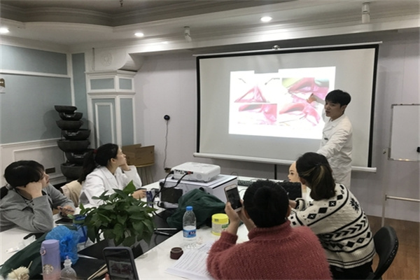 美丽潮流培训加盟