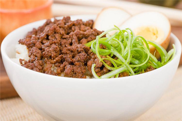 胡须张卤肉饭