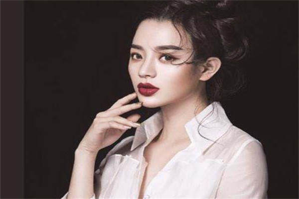 爱上美妆学校加盟