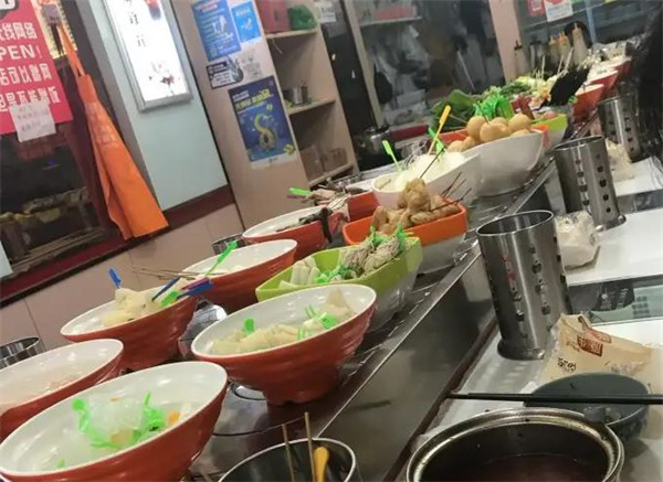串悦湘旋转串串火锅