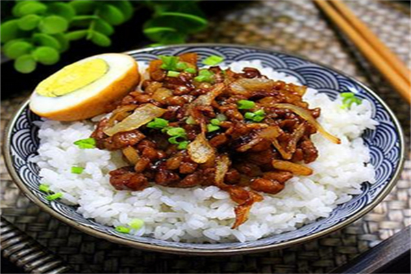 胡须张卤肉饭