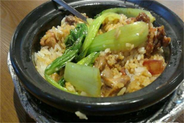 荣晶记煲仔饭餐厅