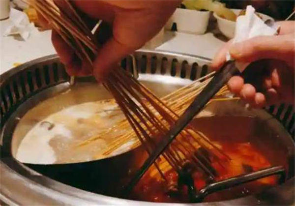 蓉语串串火锅