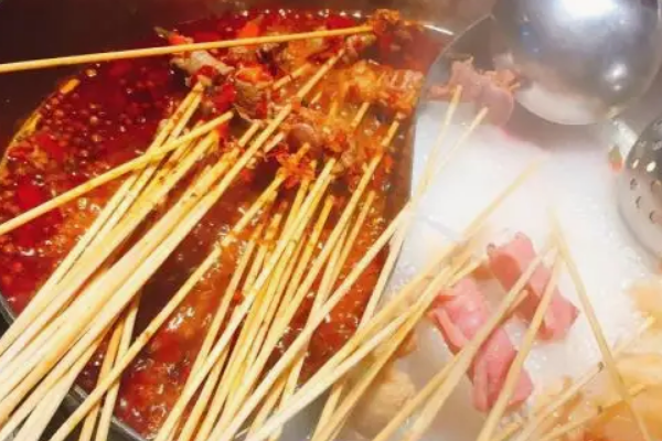蓉小宝串串火锅费多少钱