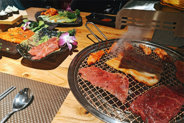 新疆兄弟烤肉店