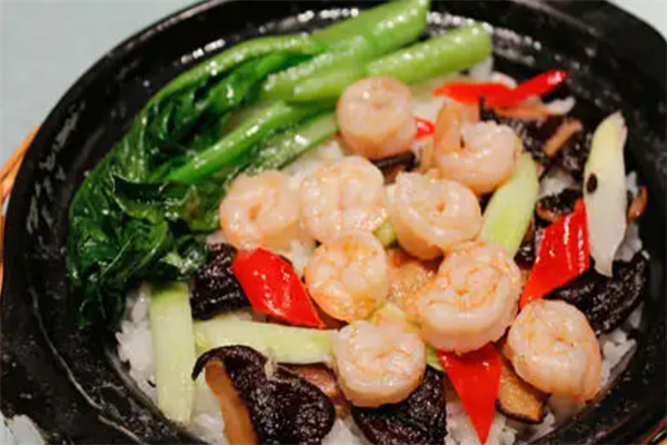 三只小虾煲仔饭