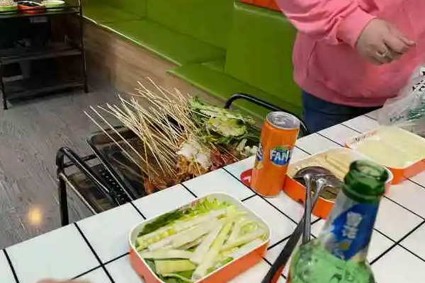 蓉小宝串串火锅费多少钱