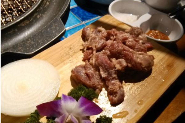 贝臻屋炭烤屋