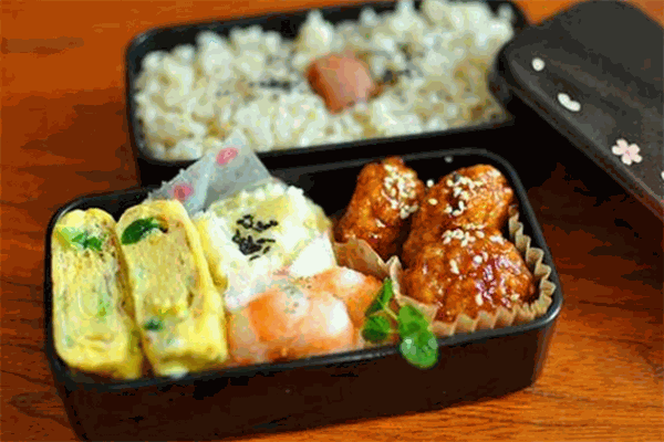 黑饭盒城市精致便当