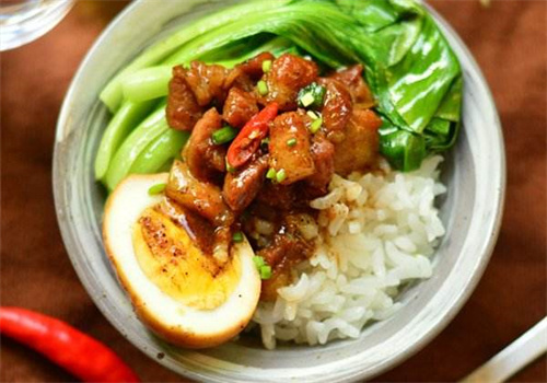 卤香哥卤肉饭